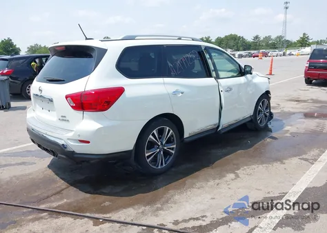 2017 Nissan Pathfinder Platinum z USA, uszkodzony, nr VIN 5N1DR2MM7HC668688